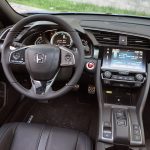 Interiéru nie je čo vyčítať. Má výborný dizajn, ergonómiu aj vypracovanie (2)_AUTOGRATIS
