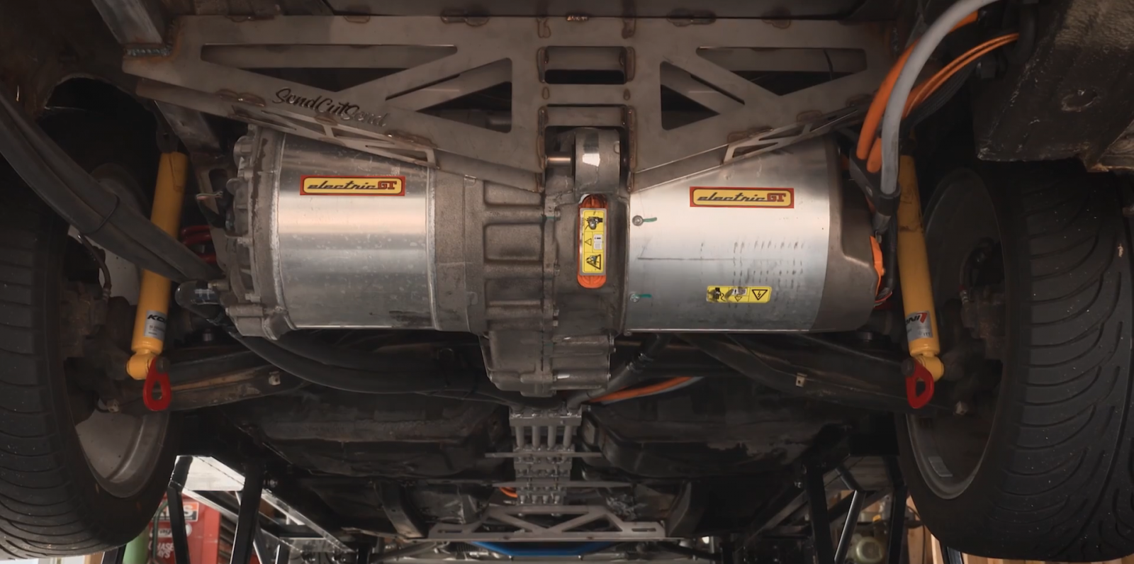 BMW 325i E30 AUTOGRÁTIS