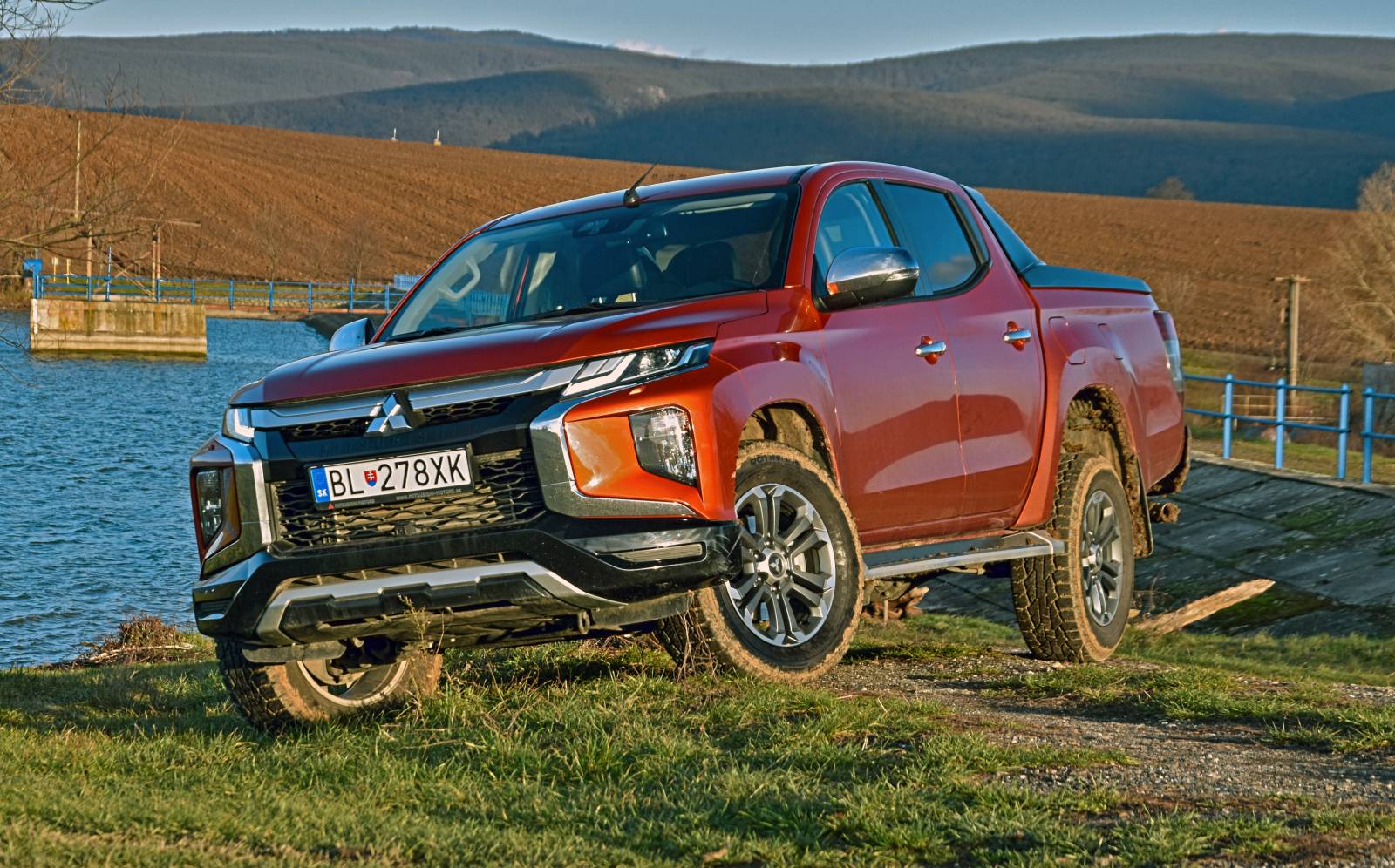 L200 Test Neues Modell Neuer Mitsubishi L200 Pickup NDTTFV