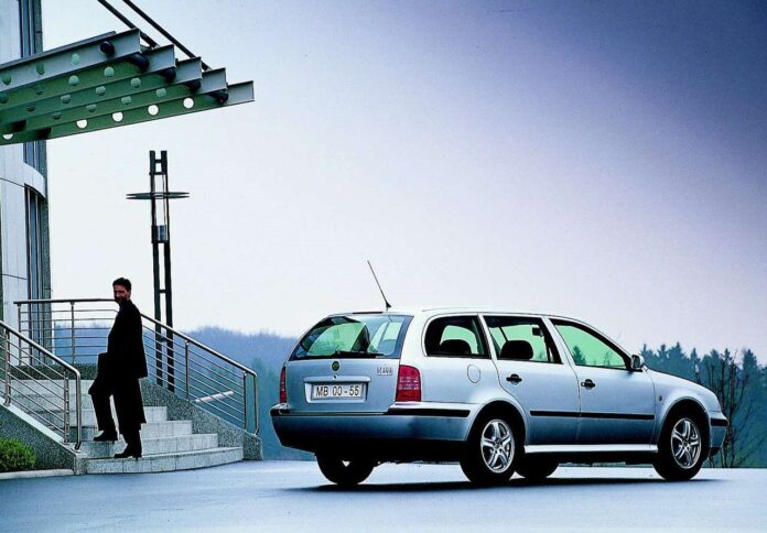 Skoda-Octavia_Combi-1999-1280-17dbe9ed91b8d746fdd7587e30ab236b2a
